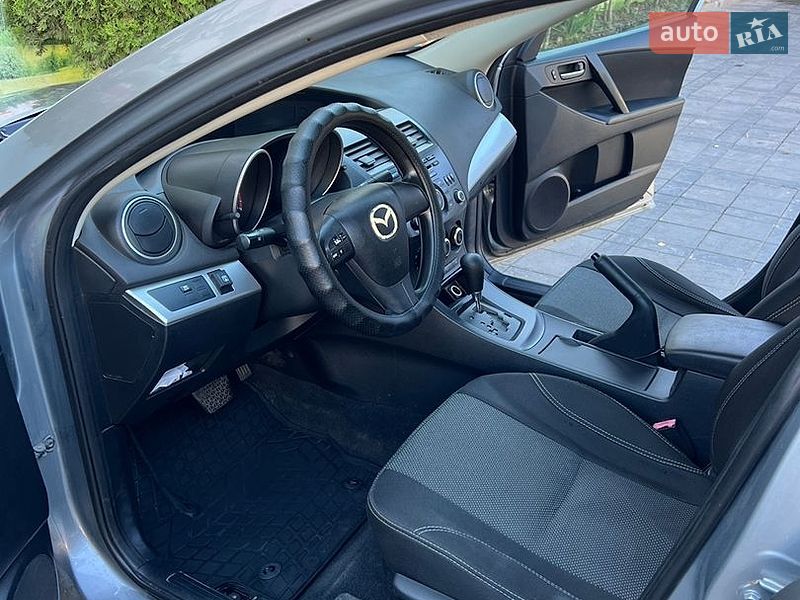 Седан Mazda 3 2011 в Кривом Роге