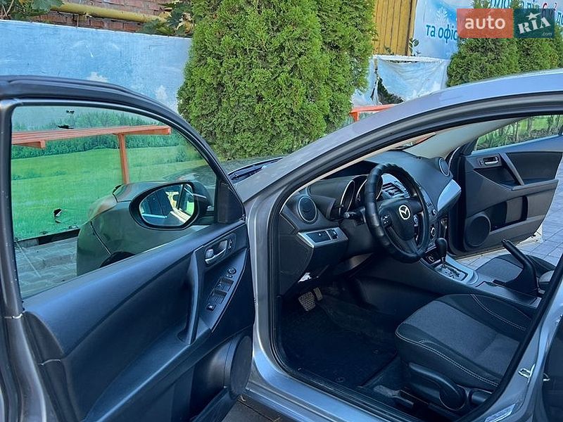 Седан Mazda 3 2011 в Кривом Роге