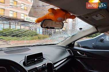 Седан Mazda 3 2015 в Мерефа