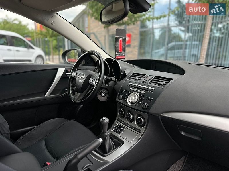 Хэтчбек Mazda 3 2010 в Виннице