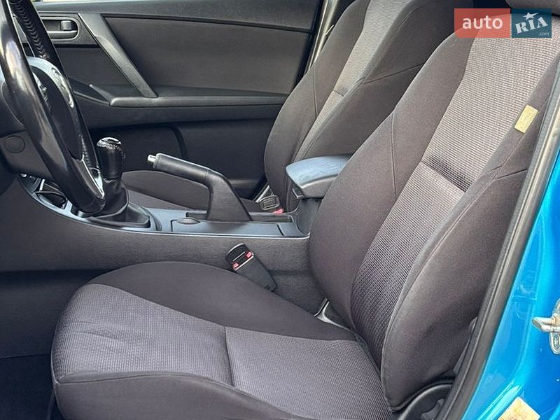 Хэтчбек Mazda 3 2009 в Калуше
