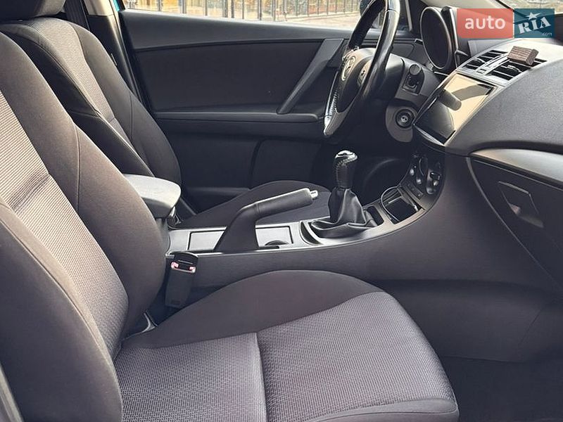 Хэтчбек Mazda 3 2009 в Калуше