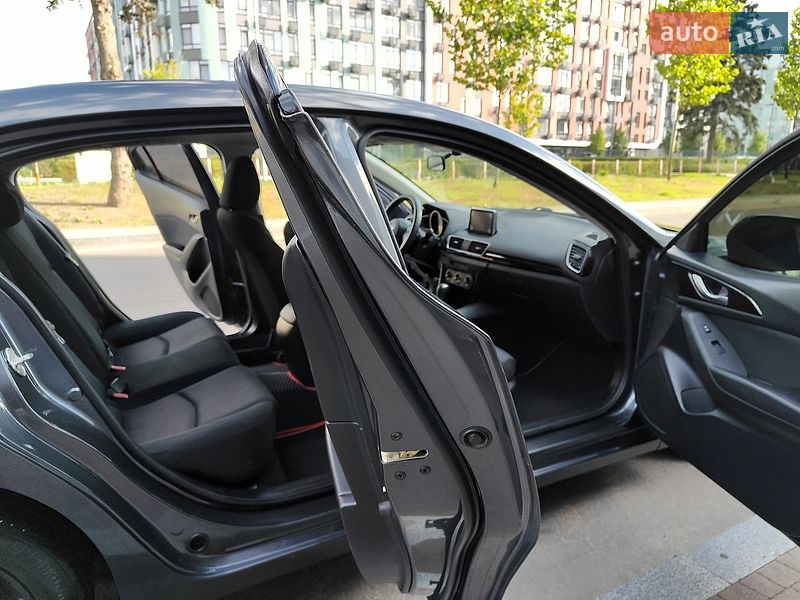 Седан Mazda 3 2016 в Києві
