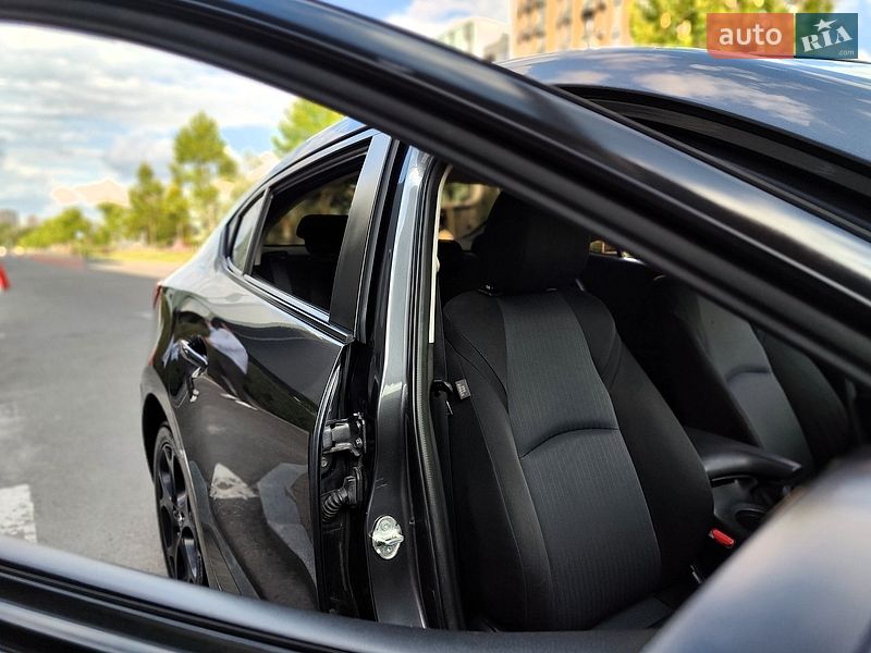 Седан Mazda 3 2016 в Києві