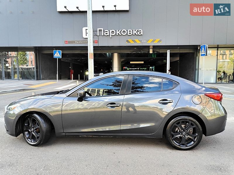 Седан Mazda 3 2016 в Києві