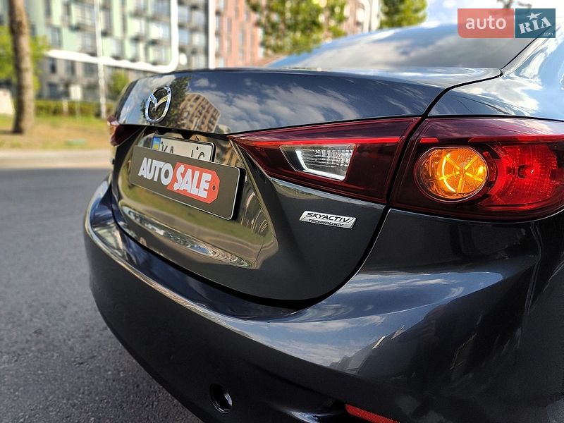 Седан Mazda 3 2016 в Києві