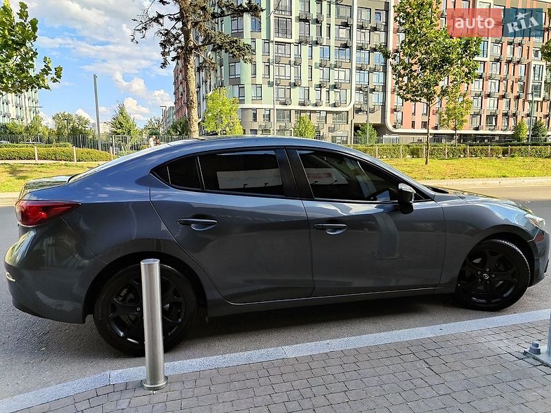 Седан Mazda 3 2016 в Києві