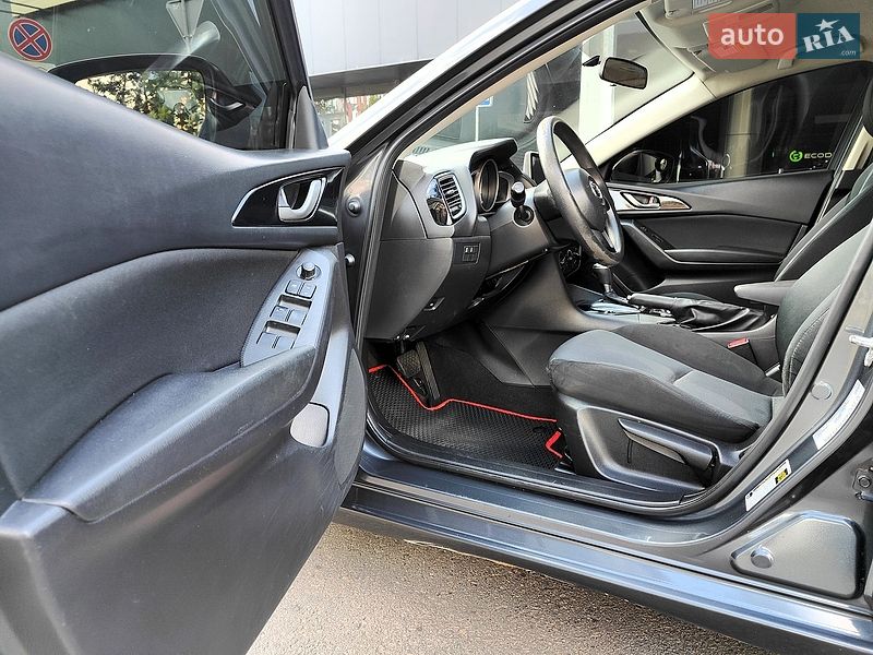 Седан Mazda 3 2016 в Києві