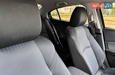 Седан Mazda 3 2016 в Києві