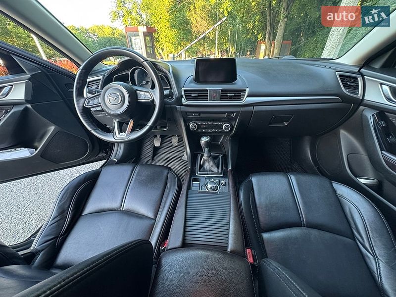 Хэтчбек Mazda 3 2017 в Днепре
