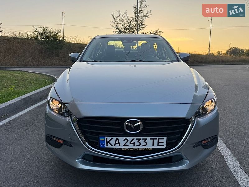 Седан Mazda 3 2018 в Киеве