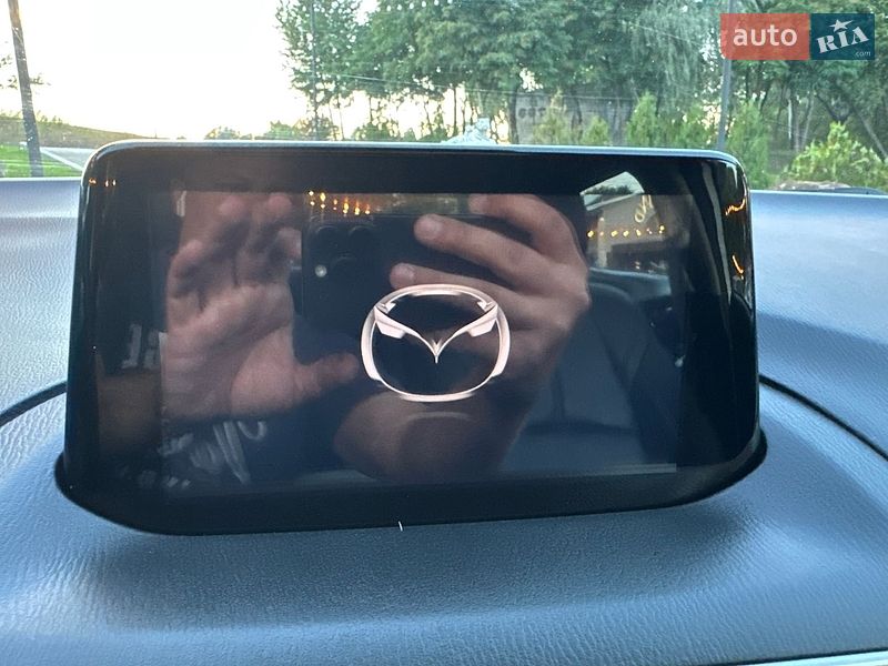 Седан Mazda 3 2018 в Киеве