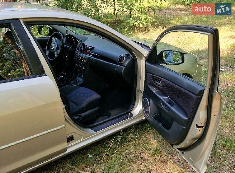 Седан Mazda 3 2006 в Киеве