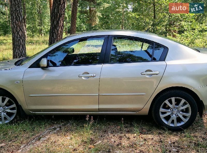 Седан Mazda 3 2006 в Киеве