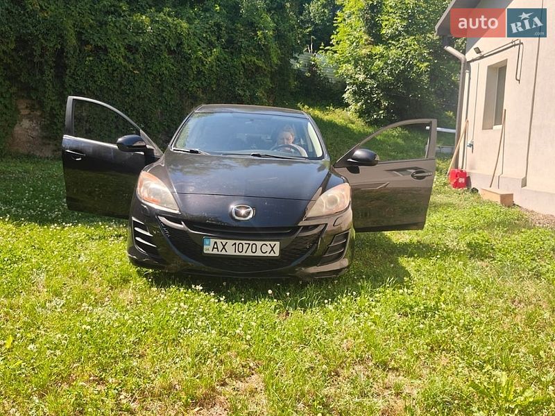 Седан Mazda 3 2010 в Черновцах