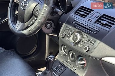 Седан Mazda 3 2013 в Смілі