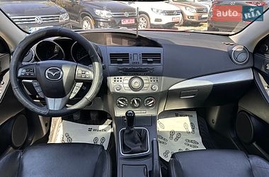 Седан Mazda 3 2013 в Смілі