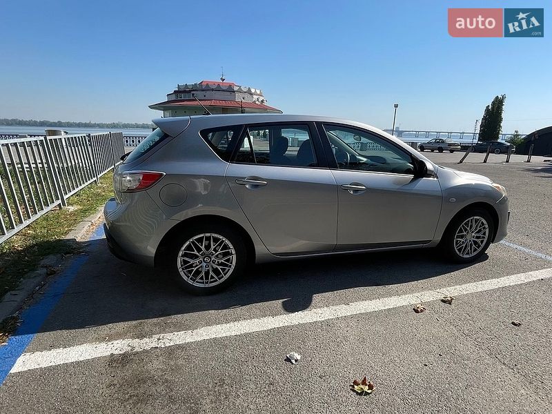 Хэтчбек Mazda 3 2010 в Днепре