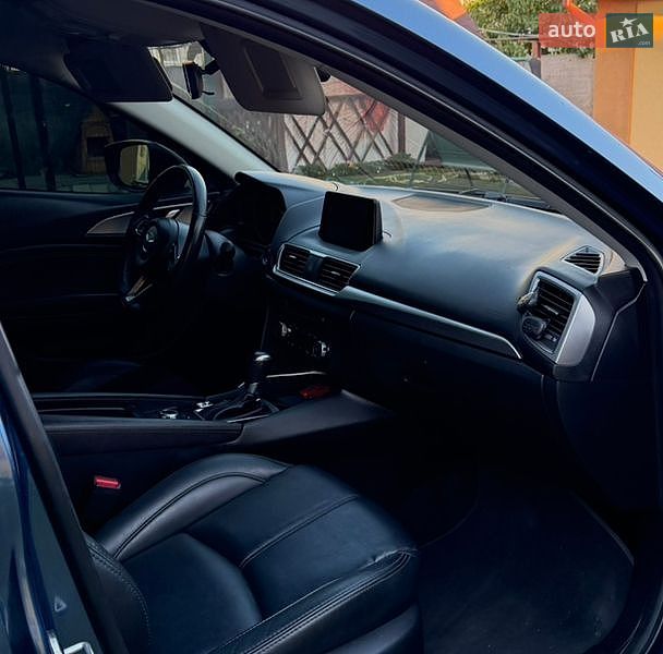 Хэтчбек Mazda 3 2018 в Львове