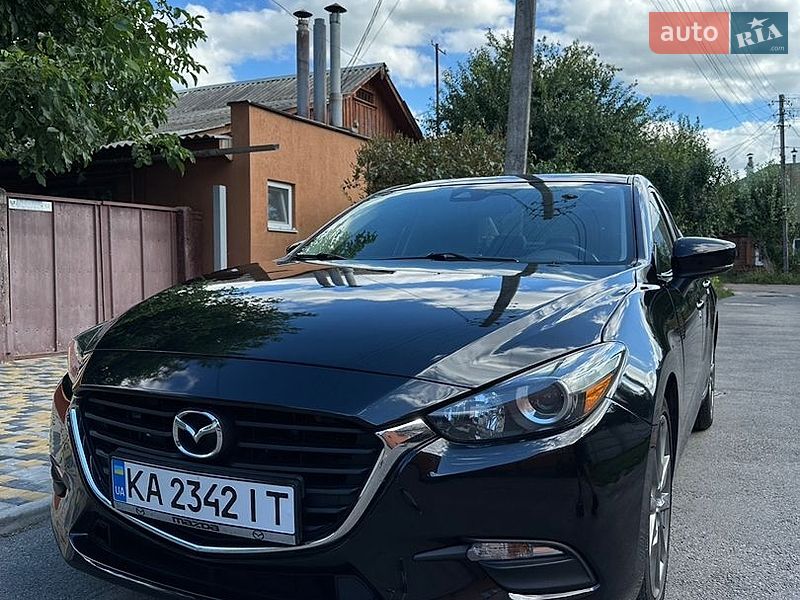 Седан Mazda 3 2018 в Чернигове