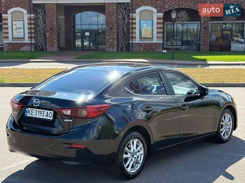 Седан Mazda 3 2016 в Києві
