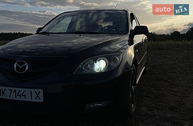 Хэтчбек Mazda 3 2007 в Сарнах