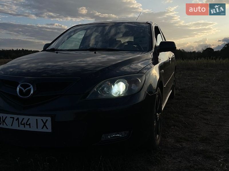 Хэтчбек Mazda 3 2007 в Сарнах