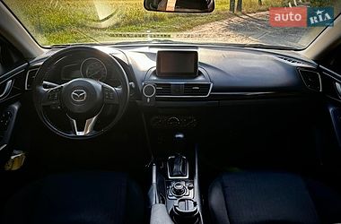 Седан Mazda 3 2015 в Василькові