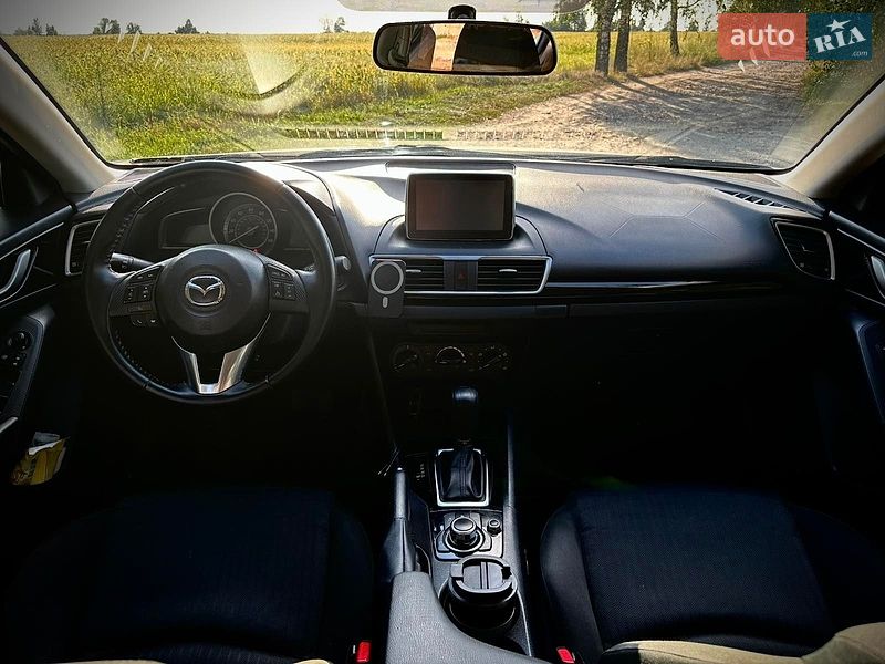 Седан Mazda 3 2015 в Василькові