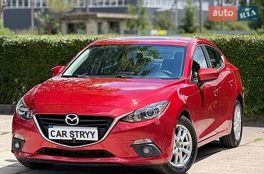Седан Mazda 3 2014 в Стрию