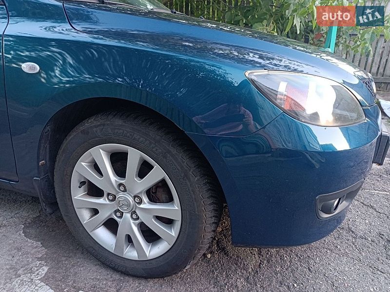 Хетчбек Mazda 3 2007 в Рокитному