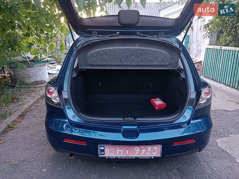 Хетчбек Mazda 3 2007 в Рокитному