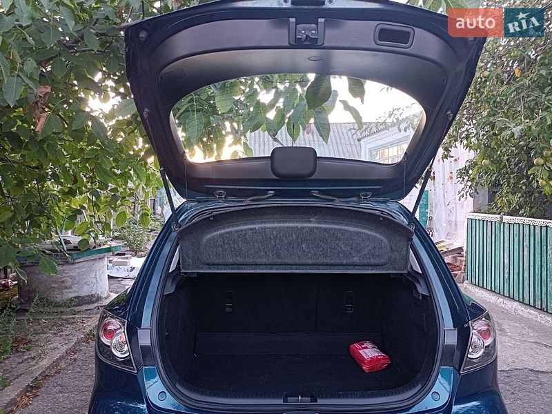 Хетчбек Mazda 3 2007 в Рокитному