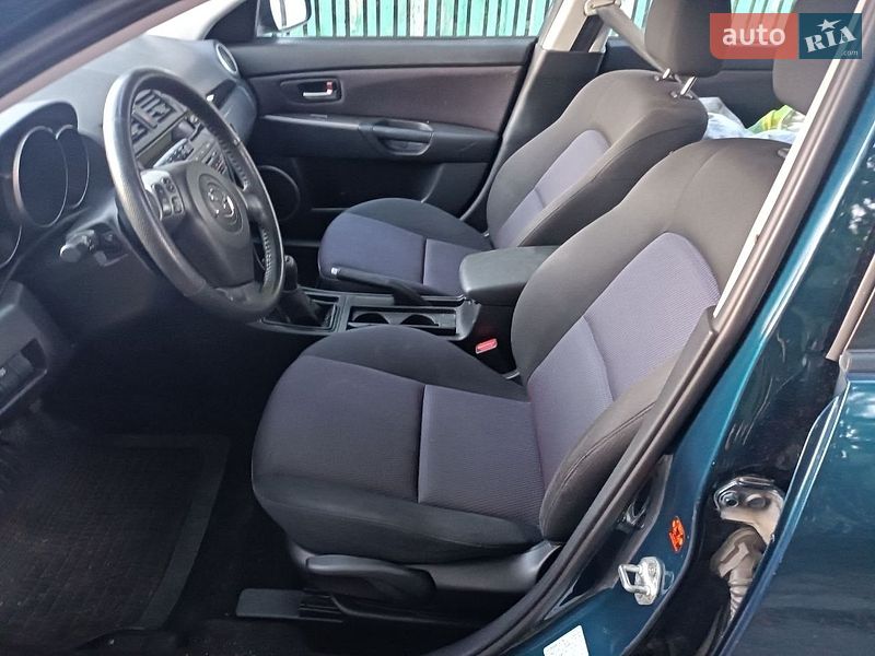 Хетчбек Mazda 3 2007 в Рокитному