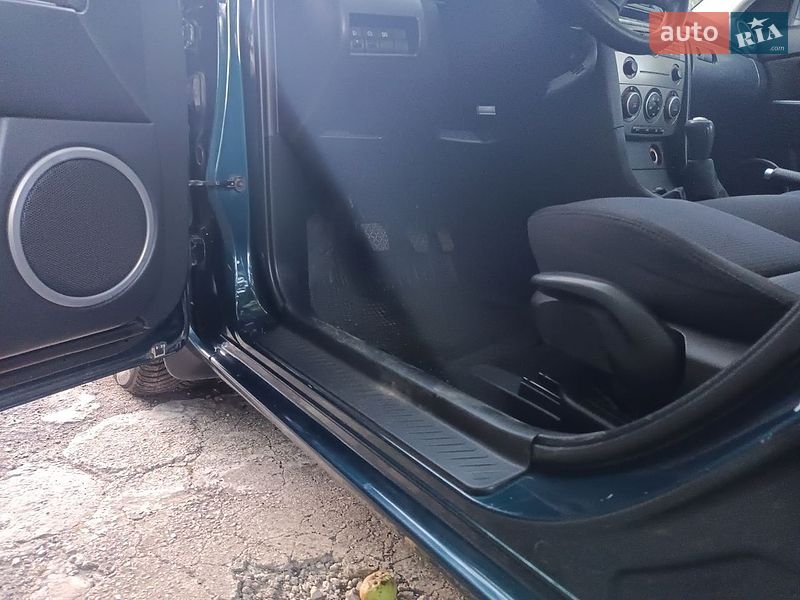 Хетчбек Mazda 3 2007 в Рокитному