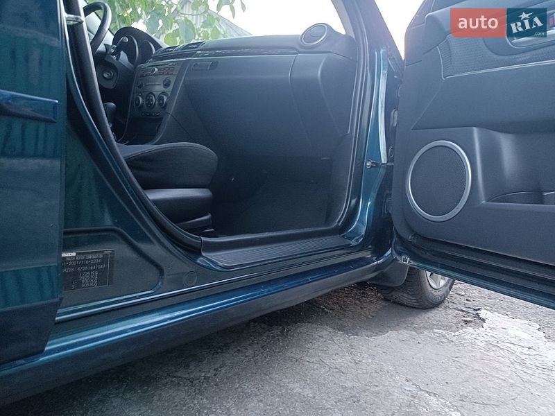 Хетчбек Mazda 3 2007 в Рокитному