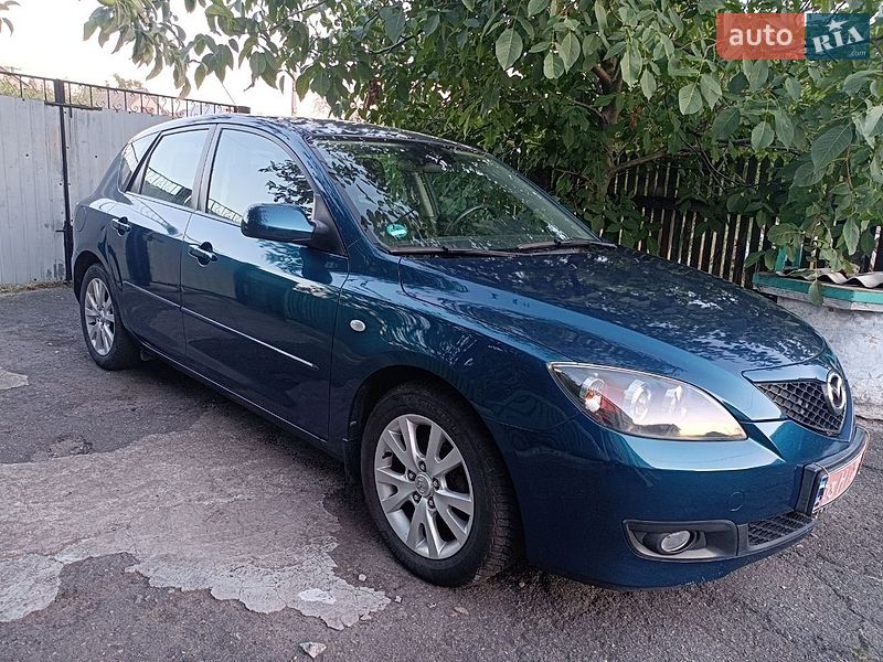 Хетчбек Mazda 3 2007 в Рокитному