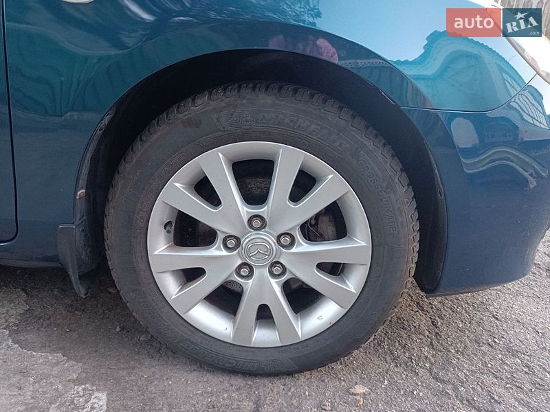 Хетчбек Mazda 3 2007 в Рокитному