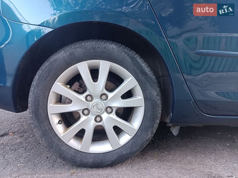 Хетчбек Mazda 3 2007 в Рокитному