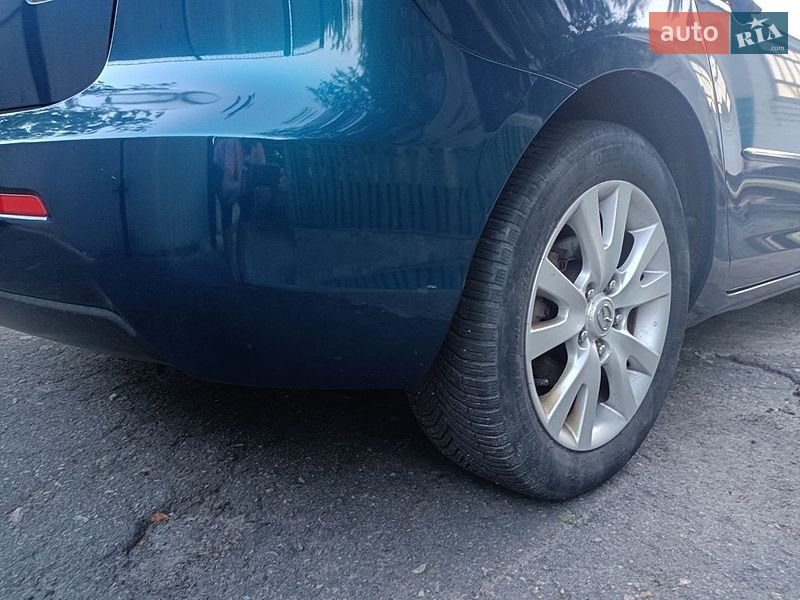 Хетчбек Mazda 3 2007 в Рокитному