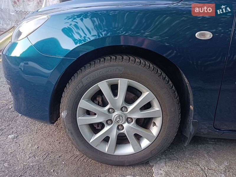 Хетчбек Mazda 3 2007 в Рокитному