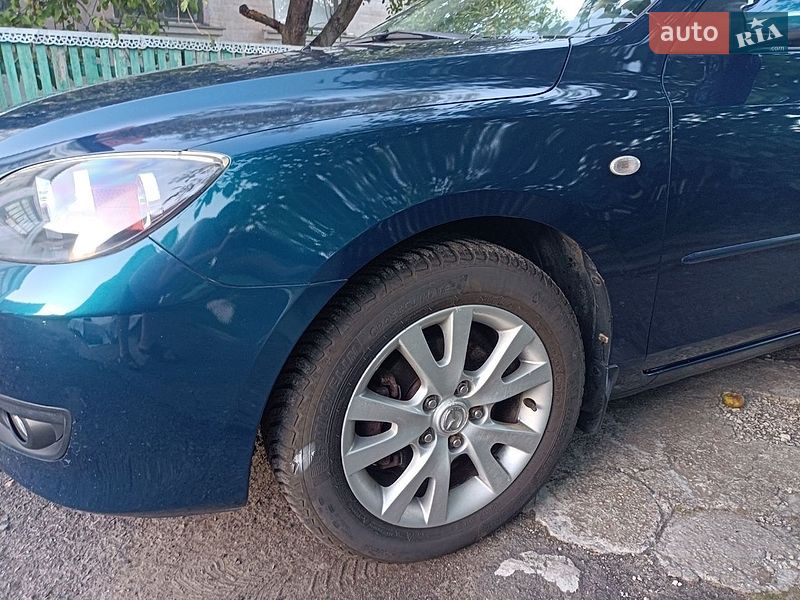 Хетчбек Mazda 3 2007 в Рокитному