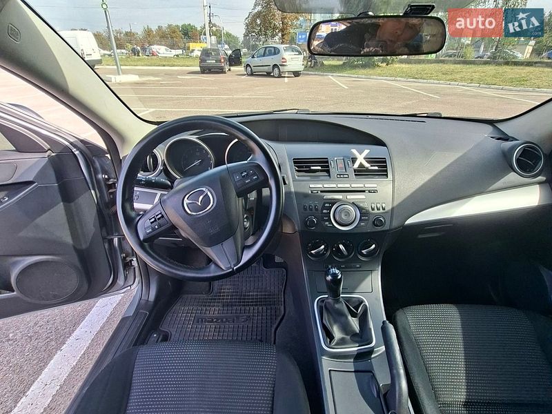 Седан Mazda 3 2012 в Житомирі