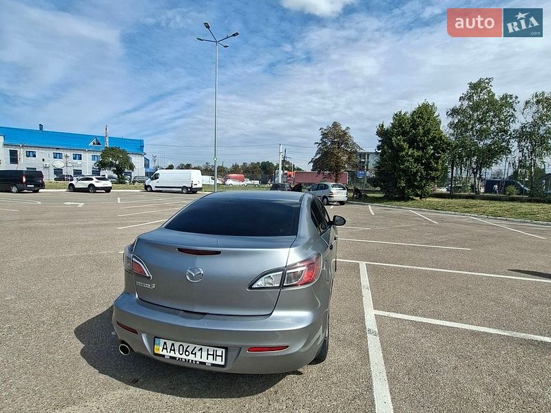 Седан Mazda 3 2012 в Житомирі