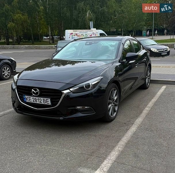 Седан Mazda 3 2018 в Днепре