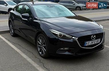 Седан Mazda 3 2018 в Днепре