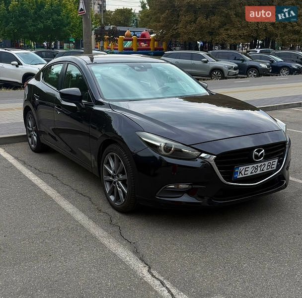 Седан Mazda 3 2018 в Днепре