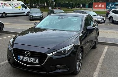 Седан Mazda 3 2018 в Днепре