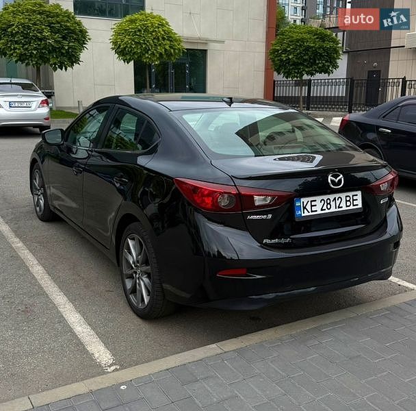 Седан Mazda 3 2018 в Днепре