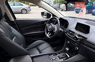 Седан Mazda 3 2018 в Днепре